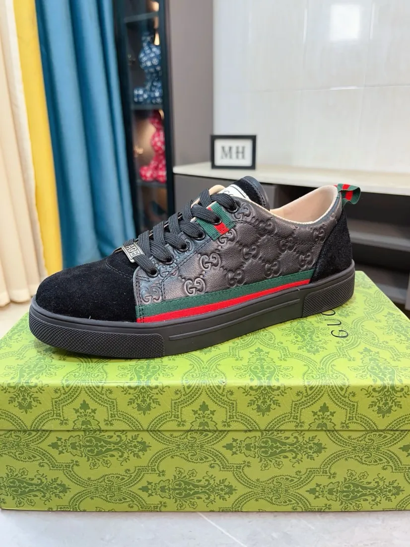 Men's shoes 💰420🌸🌸[GUCCI] Gucci's new spring and summer slip-on loafers with cartoon characters, Fendi F's low-cut trendy men's shoes, 😈The upper is made of Italian 🇮🇹 imported sheep suede with Lafayette embroidered leather, full pigskin lining, original rubber non-slip outsole! The style is high-profile and elegant, and the upper is versatile and fashionable. 🇱🇾🇱🇾A large number of ready-made and reposted pictures will be sold! 38-44,